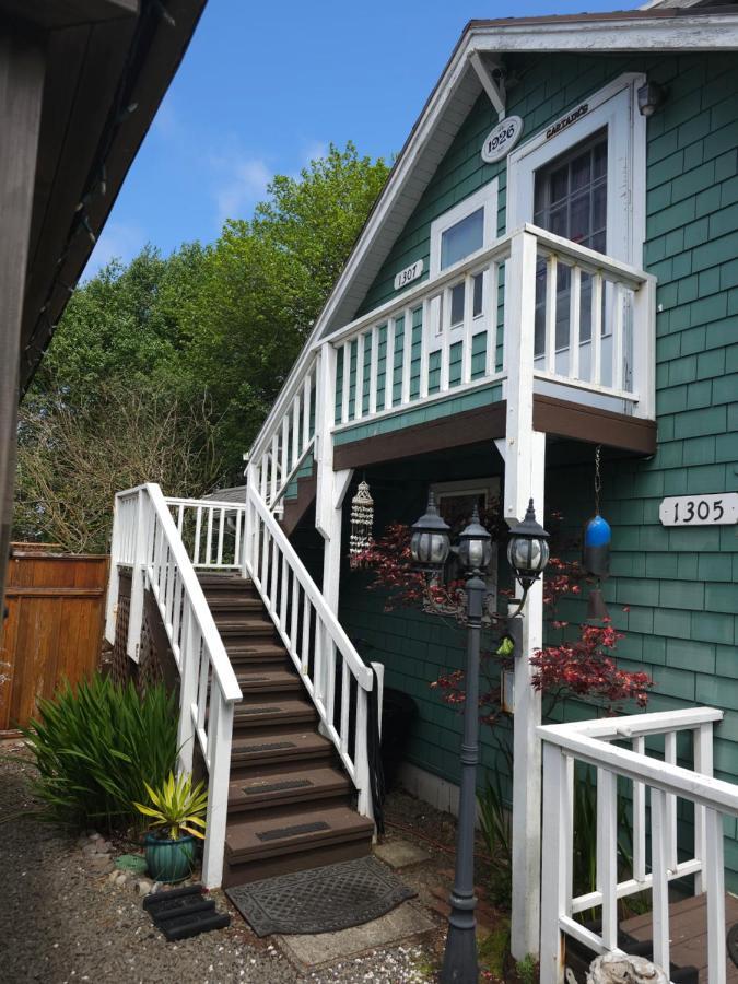 Enchanted Cottages By The Sea Seaview Exterior photo